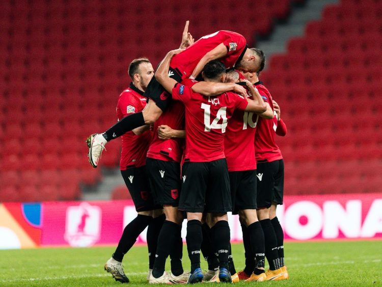 Legjionarët/ Seferi, Vrioni e Cikalleshi nuk dinë të ndalen