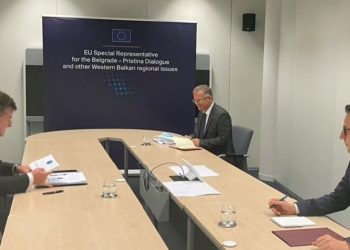 Kryenegociatorët Bislimi dhe Petkoviç takohen sot në Bruksel