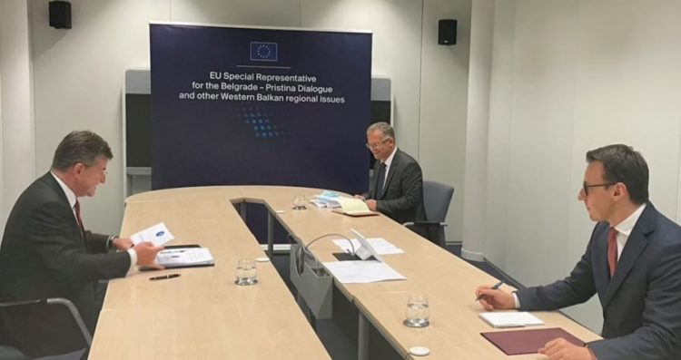 Kryenegociatorët Bislimi dhe Petkoviç takohen sot në Bruksel