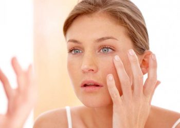 Arsyet pse lëkura juaj ka nevojë për vitaminë C