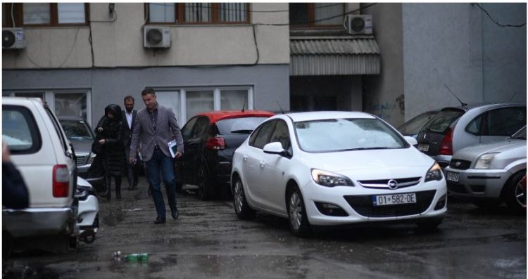 Policia bastis zyrat e KEK-ut, priten arrestime