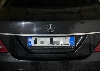 Tentoi të kalonte kufirin me drogë në makinë, arrestohet 35-vjeçari