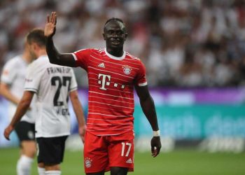 Bayern, Kahn tregohet realist me situatën e Mane