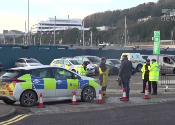 Do i deportonin vëllain, shqiptari kërcënon me vetëvrasje