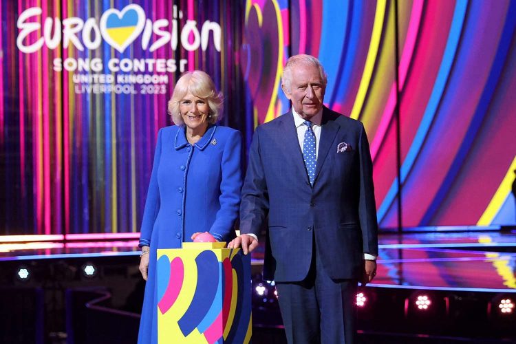 VIDEO/ Mbreti Charles dhe Camilla zbulojnë skenën e Eurovision