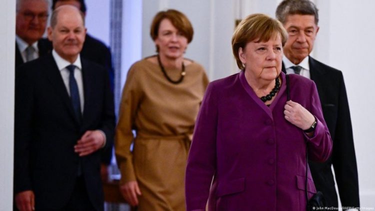 Angela Merkel nderohet me medaljen më të lartë të Gjermanisë