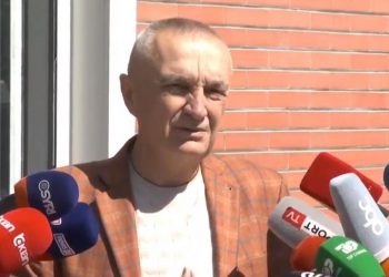 Rama do të nxjerrë Shqipërinë nga Arbitrazhi, Meta: I çmendur