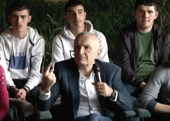 Meta: Rilindja shkatërroi arsimin dhe lulëzoi kullat