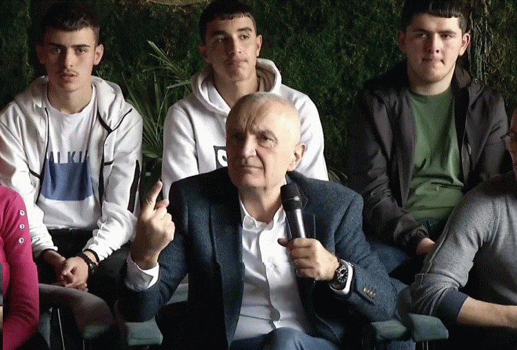 Meta: Rilindja shkatërroi arsimin dhe lulëzoi kullat