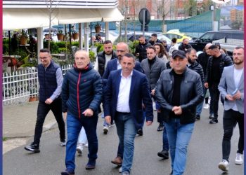 Meta nga Kamza: Në 14 maj ndahemi nga uzurpatorët