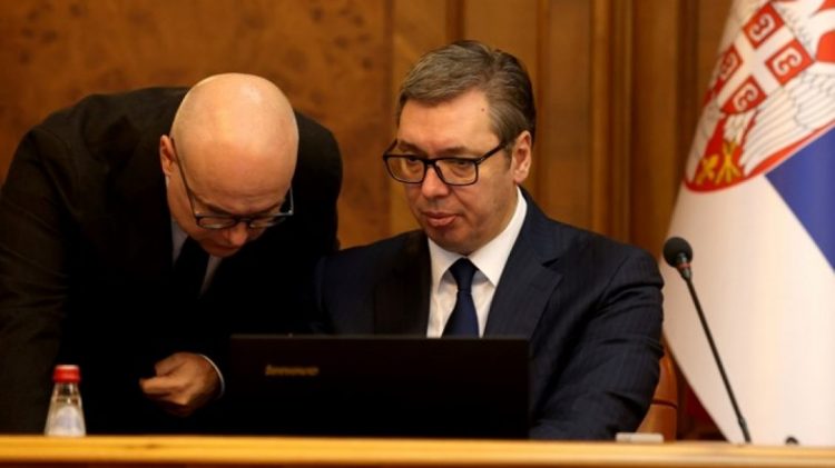 Beogradi do të furnizojë Ukrainën me armë, reagon Serbia