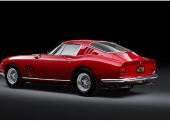 Ky Ferrari 275 GTB/4 i Steve McQueen po shkon drejt ankandit