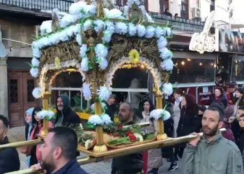 Besimtarët ortodoksë në Korçë kremtojnë të Premten e Zezë