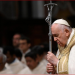 Shqiptari pagëzohet nga Papa Françesku në Vatikan për Pashkë