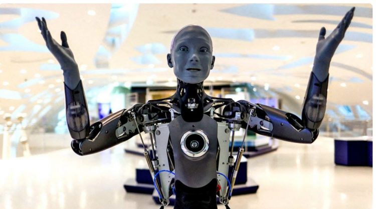 Ky robot mund të flasë disa gjuhë (VIDEO)