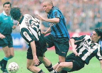 “Atë vit bëmë kampionat perfekt”/ Legjenda bardhezi flet për ndërhyrjen ndaj Ronaldos