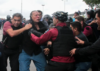 VIDEO/ Rrihet brutalisht ministri