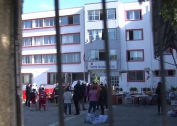 Tezja e nxënëses rreh mësuesen, ja çfarë ka ndodhur