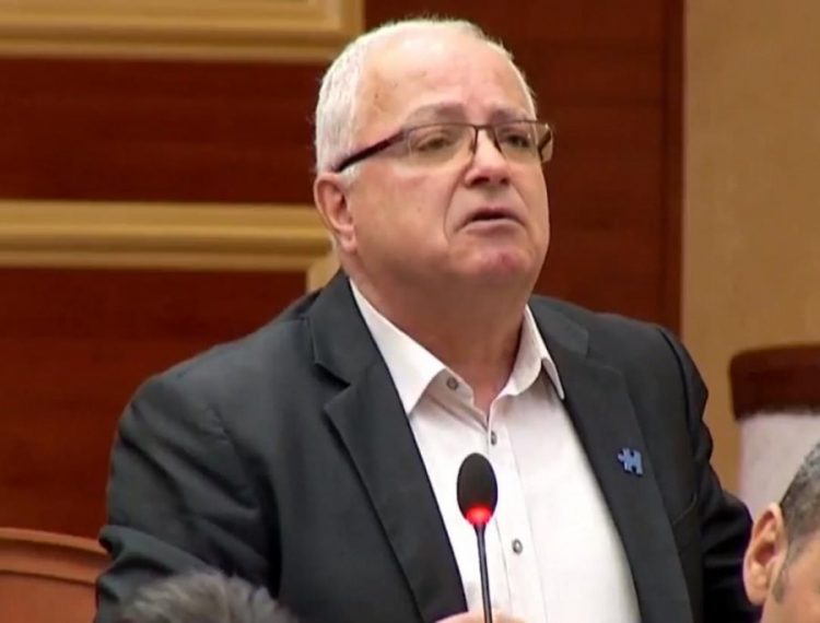 Shkurtimi i fondeve për fushatë, Spaho ironizon PS-në: Idiotizma