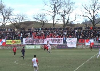 “Headshot” në Tërbuni-Turbina, goditet arbitri