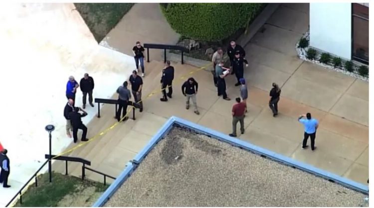 Një person i armatosur hap zjarr ndaj universitetit