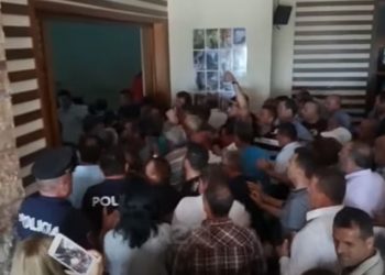 Zgjedhjet e 14 majit, në Kavajë thyhet dera e KZAZ