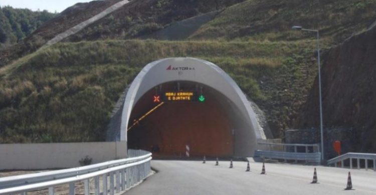 Aksident në Tiranë-Elbasan, ka të plagosur