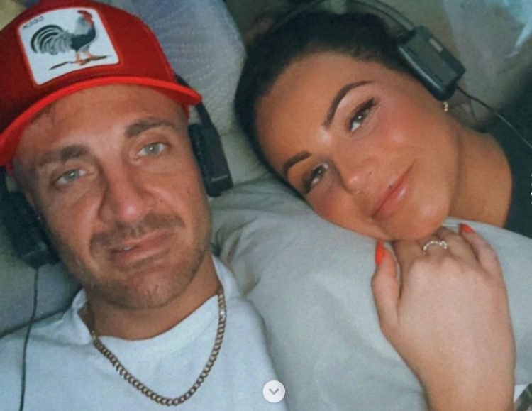 Bleu një pije me para fallso, 10 vite burg për turistin britanik