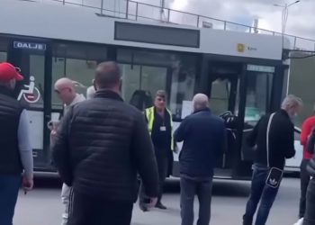 VIDEO/ Urbanit të Institutit i shpërthen goma