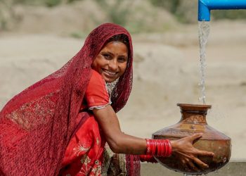 Ujë i pijshëm nga lagështira në ajër