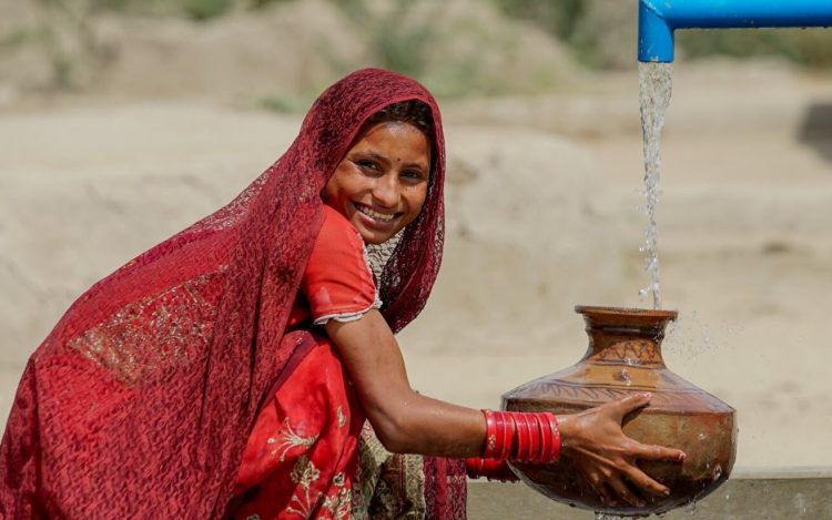 Ujë i pijshëm nga lagështira në ajër