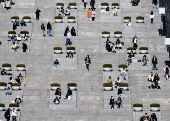 Koreja e Jugut do japë 500 dollarë në muaj për çdo të vetmuar