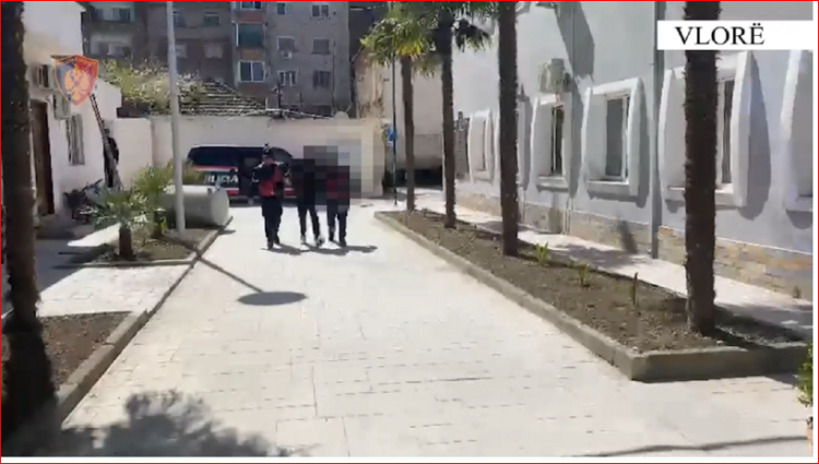 Bashkautor i tetë vjedhjeve në Vlorë, në pranga 18-vjeçari