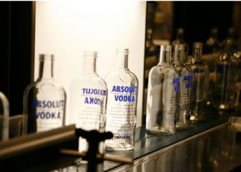 Suedia ndalon eksportin e vodkës drejt Rusisë