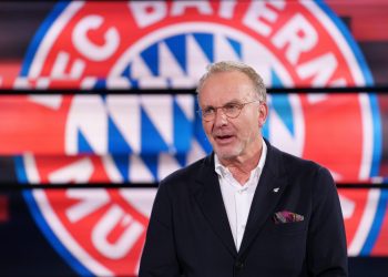 Rummenigge rikthehet te Bayern Munchen