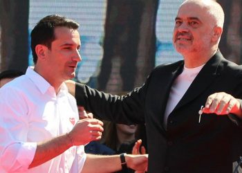 Veliaj ‘lëpin’ Ramën: Kryeministri më i mirë i shekullit