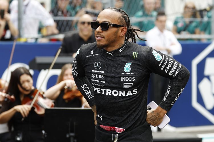 Hamilton: Unë te Ferrari? Në këtë moment po…