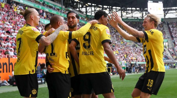 Dortmundi mposht Augsburgun dhe merr vendin e parë në Bundesligë