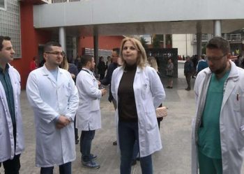 Pagat/ Mjekët e familjes letër Ramës: Mos na denigroni figurën!