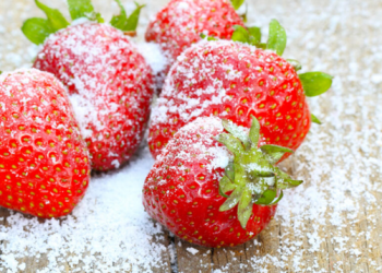 A duhet t’i lani perimet dhe frutat me sodë buke? Eksperti ka një përgjigje