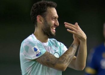VIDEO – Çalhanoglu eurogol, feston me ‘shqiponjë’ për Asllanin
