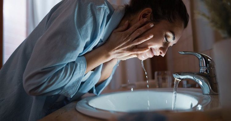 Zbatoni këtë rregull për të mirën e lëkurës tuaj