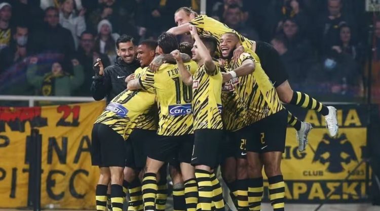 Pritja mbaroi, klubi legjendar shpallet kampion