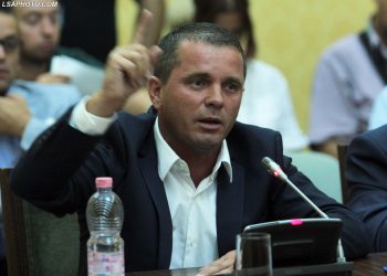 Të shtënat në Kurbin, kush është deputeti i PS Armando Prenga