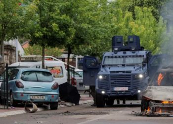 Tensionet në Veri, reagon BE. Ja deklarata