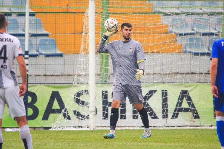 Ka shkëlqyer me paraqitjet e tij, Bekaj pranë transferimit te klubi i njohur turk