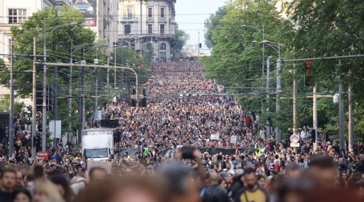 Beograd: Mijëra persona në protestën e tretë kundër dhunës