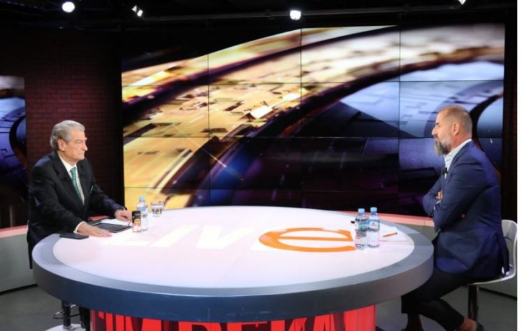 ‘Bomba’ e Berishës: King Smith shkon nëpër ministri dhe kërkon dokumente për mua