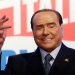 Berlusconi del nga spitali, shihet në Milano duke përshëndetur gazetarët