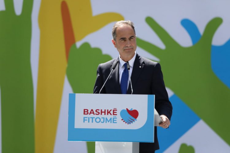 Boçi ngre alarmin: Rrezikohen 12 mijë vende pune në fason